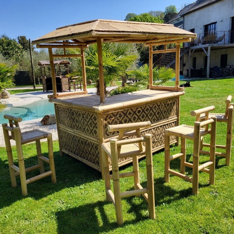 Grand bar en bambou clair