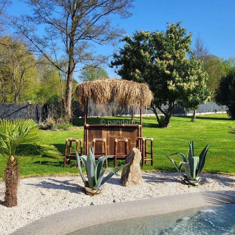 Tiki bar paillotte en bambou noir
