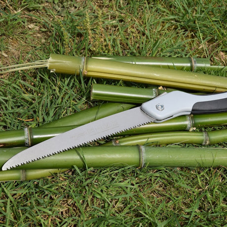 Outils et produits d'entretien du bambou