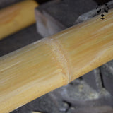 Travail du bambou avec un rabot à main